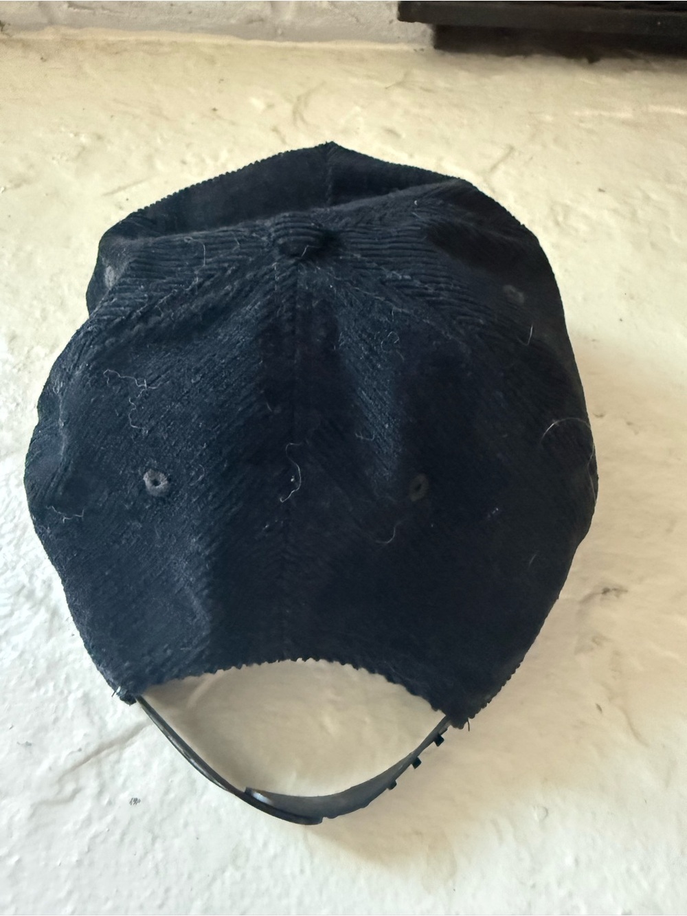 Jackson Hole Men's Black Corduroy Cap - Picture 2 of 4